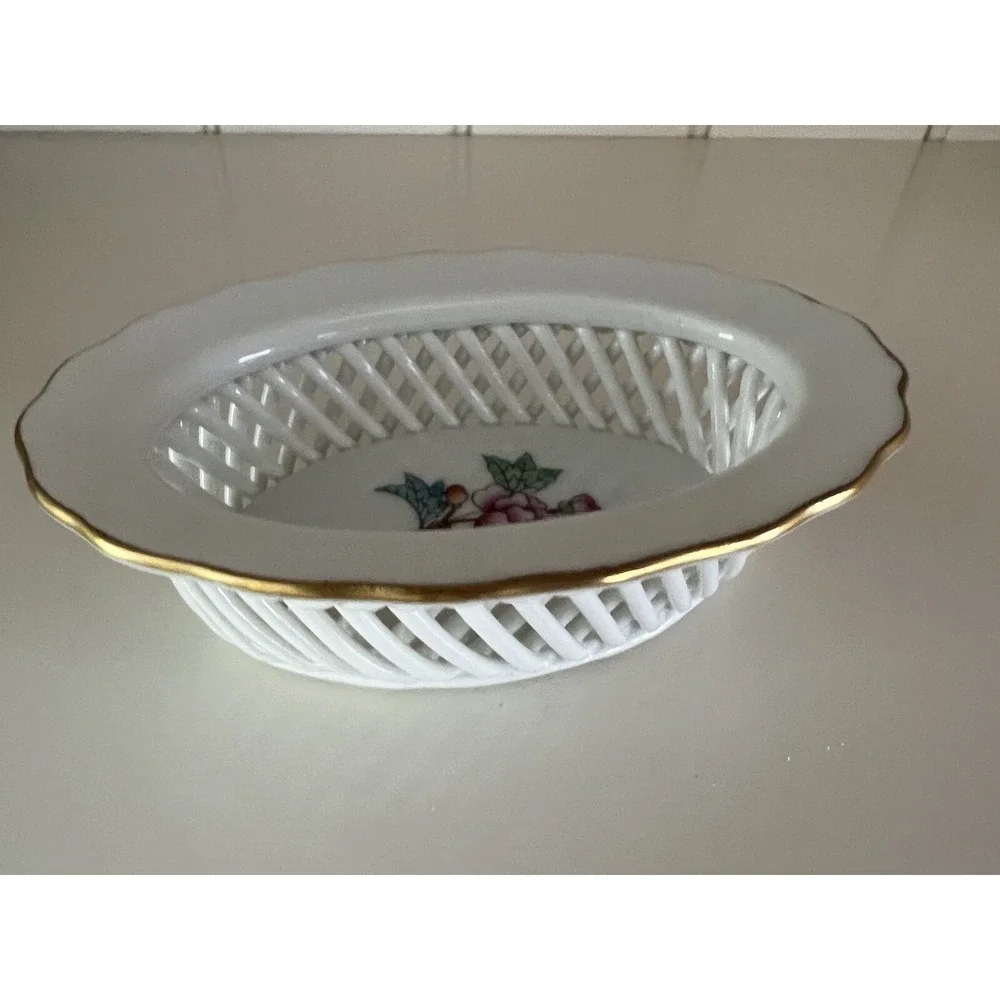 Herend Queen Victoria Open Weave Oval Porcelain Basket Pattern 7380/AV‎